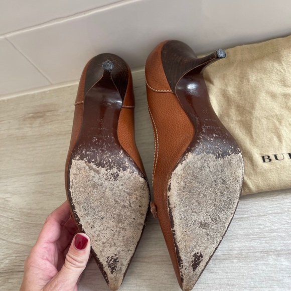 Burberry size 38/8 - Picture 3 of 3